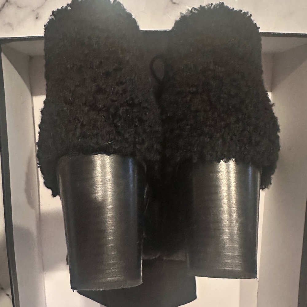 *EUC* Authentic Chanel Shearling + Leather Ankle Booties - Picture 14 of 15
